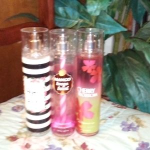Bath and Body Work Body Spray Betsy Johnson too